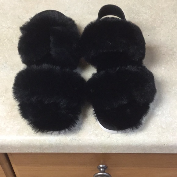 Dolce Vita black Faux Fur Sandal - Picture 1 of 4